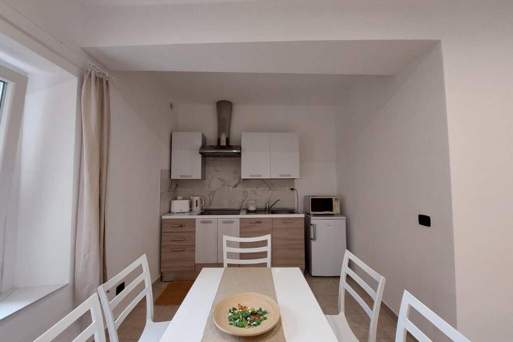 Casa Adelina - Appartamento Pallanza Centro Вербания Экстерьер фото